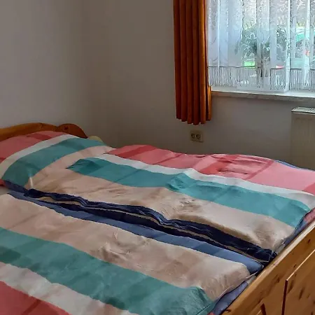 Schwarz Apartment Lauter